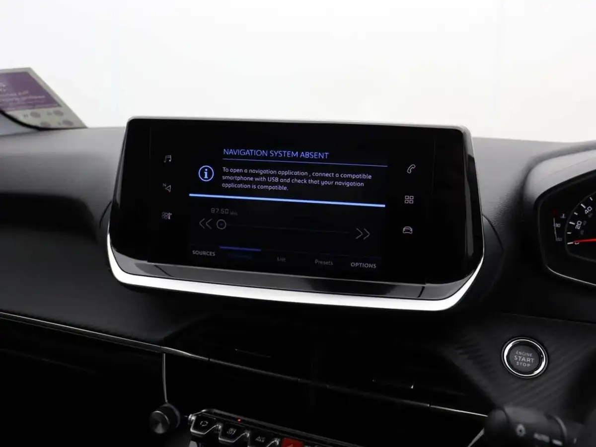 2023-peugeot-208-12-puretech-active-premium-100ps-eat8-big-16