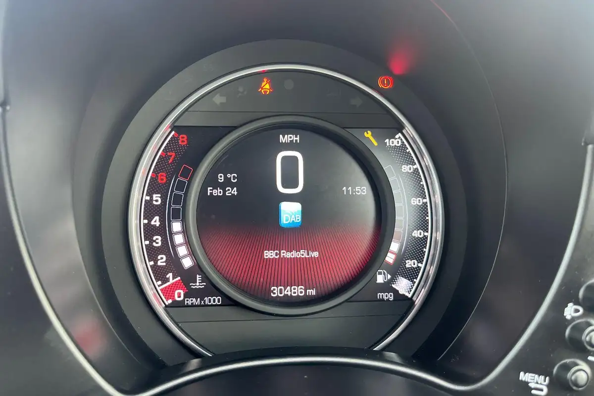 2021-abarth-595-14-tjet-turismo-big-16