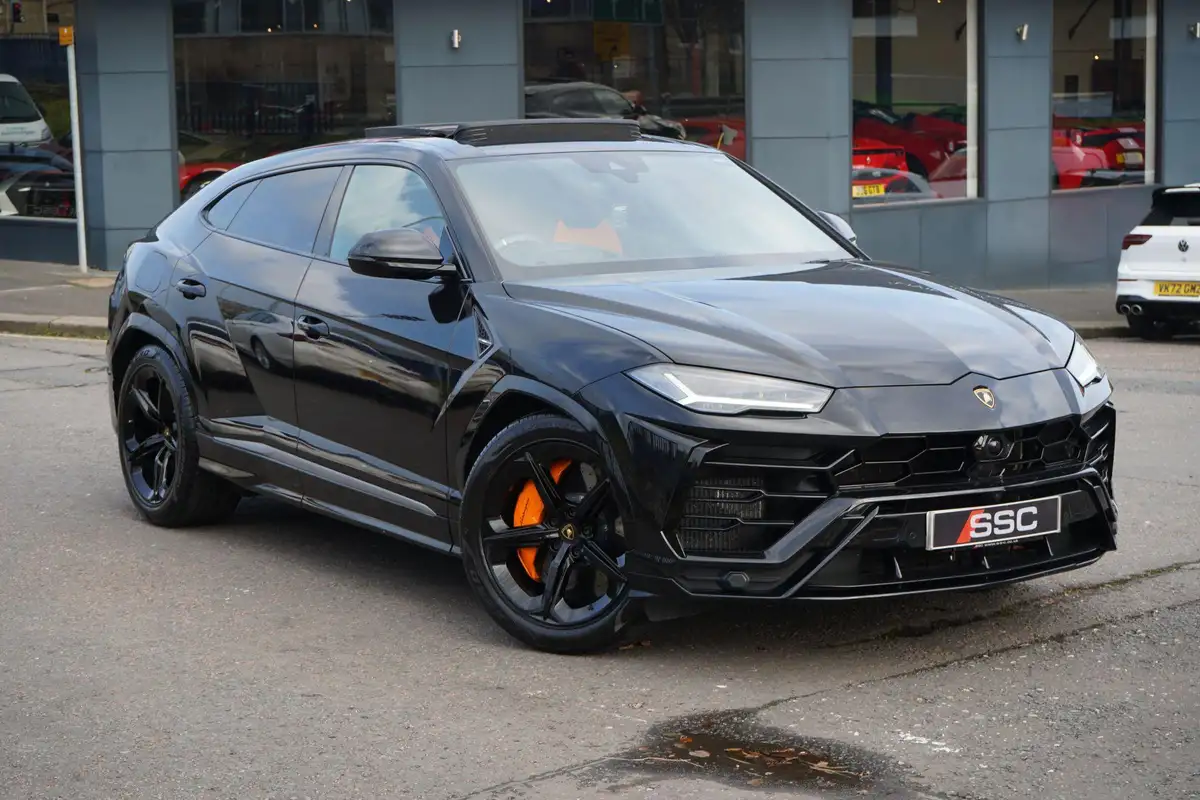 2021-lamborghini-urus-40-no-trim-big-3