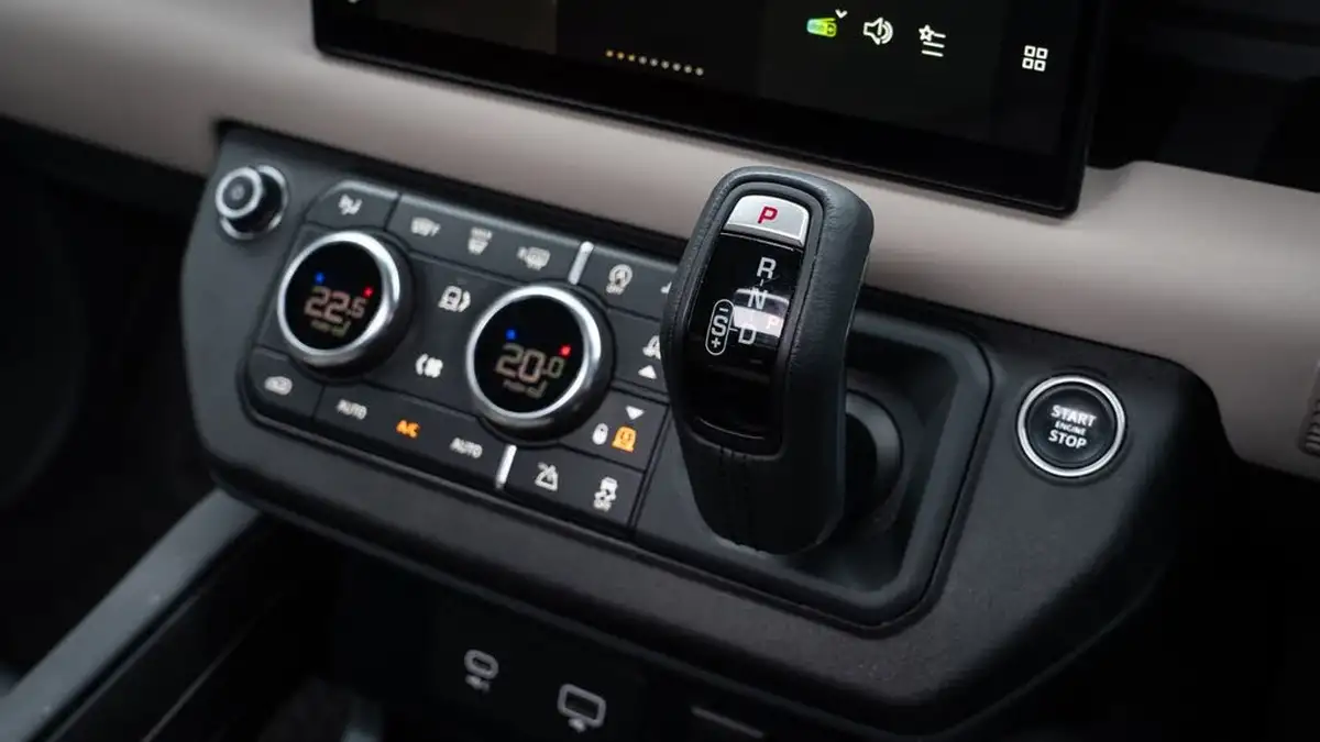 2023-land-rover-110-defender-30-d300-x-dynamic-hse-big-25