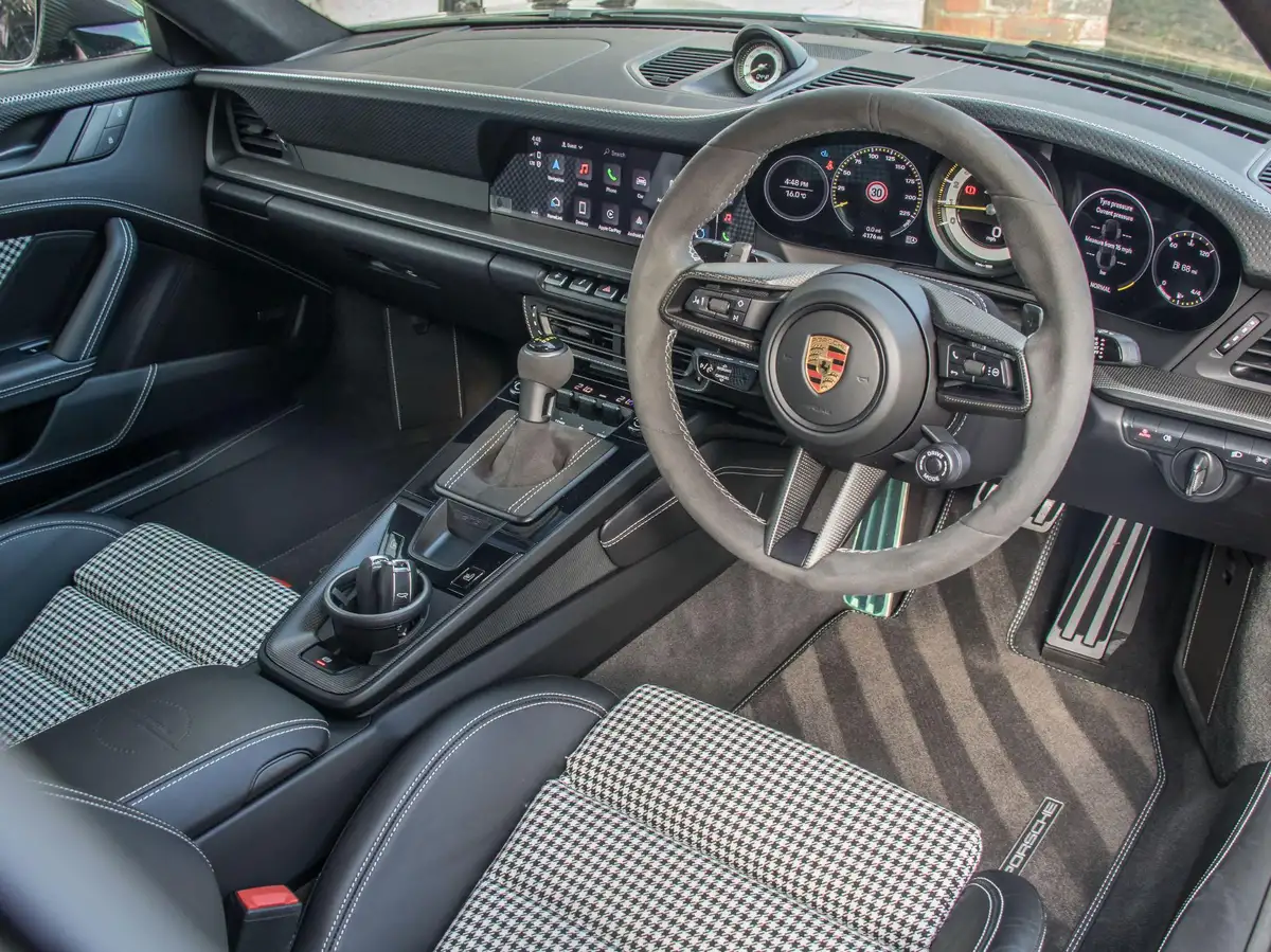 2023-porsche-911-40-gt3-touring-package-pdk-big-19