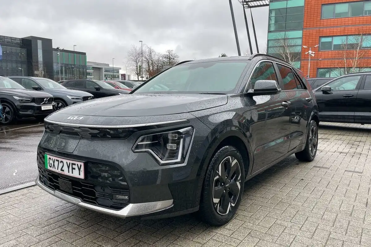2022-kia-e-niro-ev-3-big-10