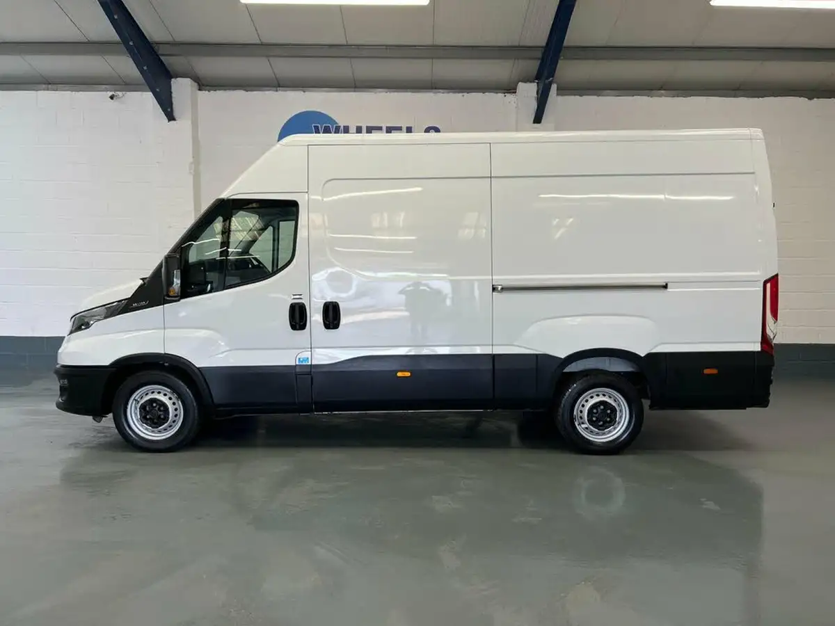2023-iveco-daily-s-class-23td-35s14v-business-3520mm-h2-136pseu6dt-big-1