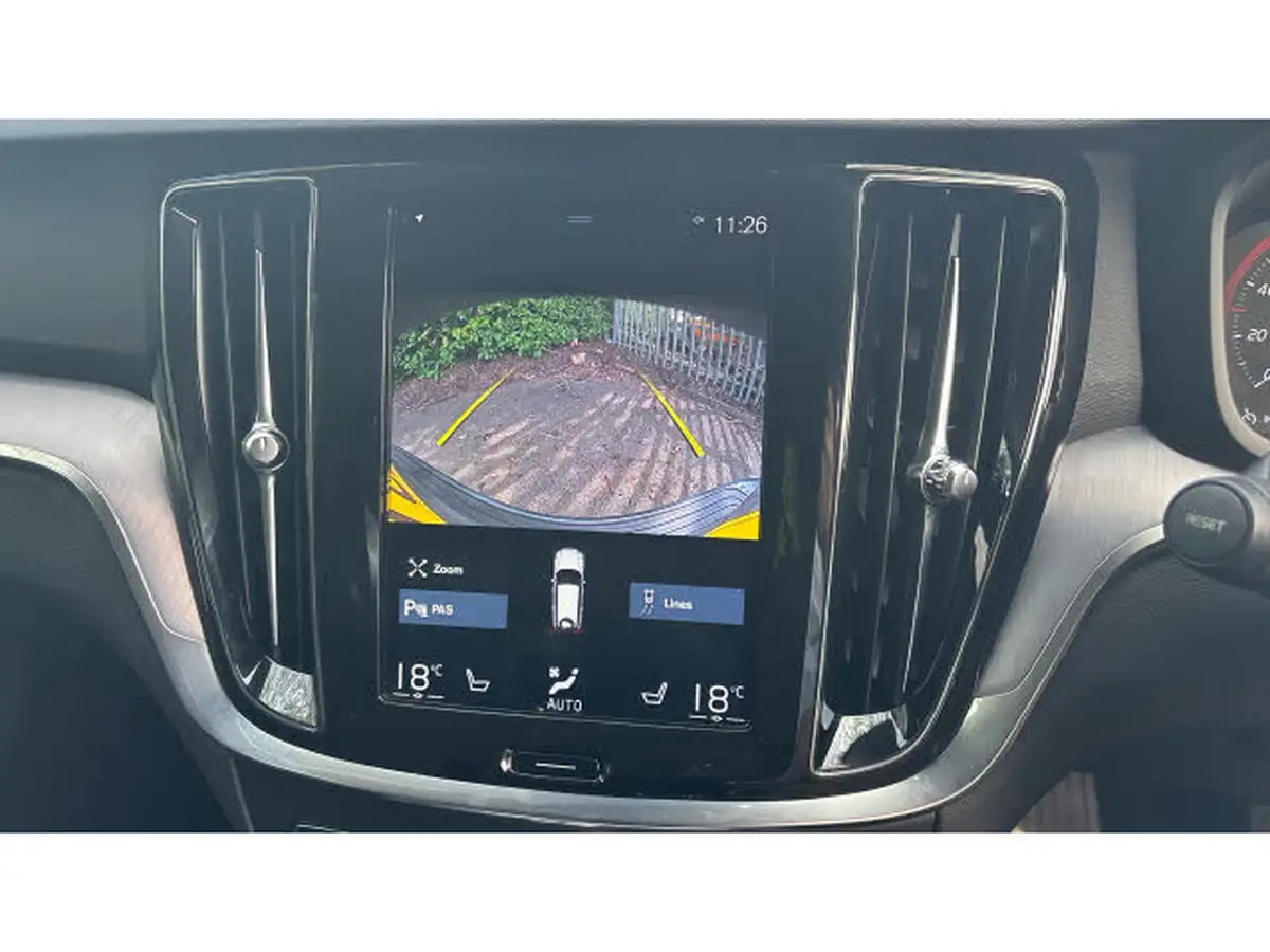 2020-volvo-v60-20-t4-momentum-plus-big-31