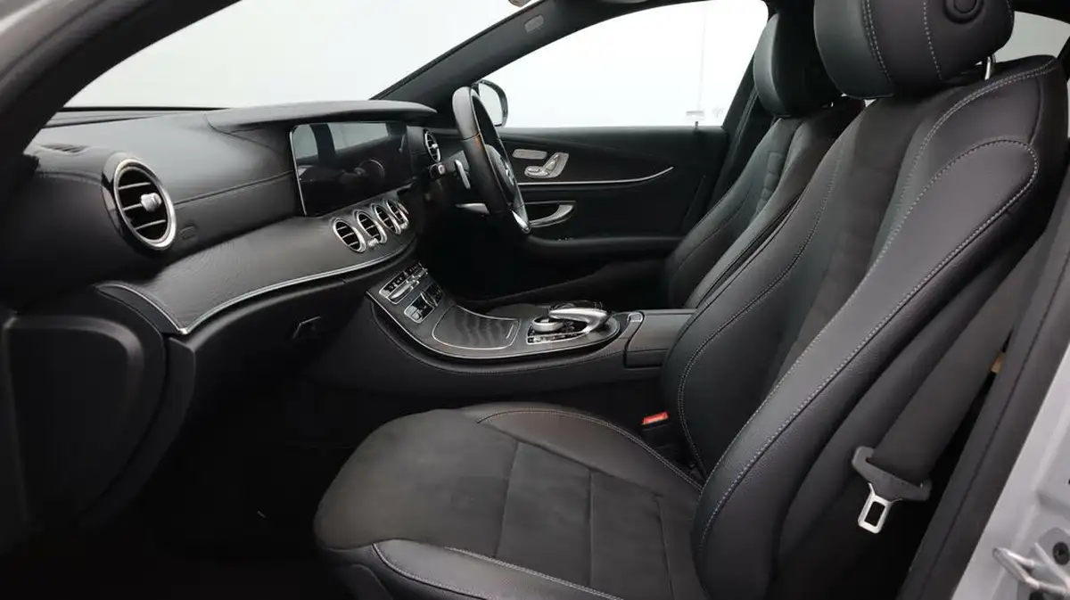 2019-mercedes-benz-e-class-20-e300e-amg-line-e300e-eq-power-premium-plus-big-14