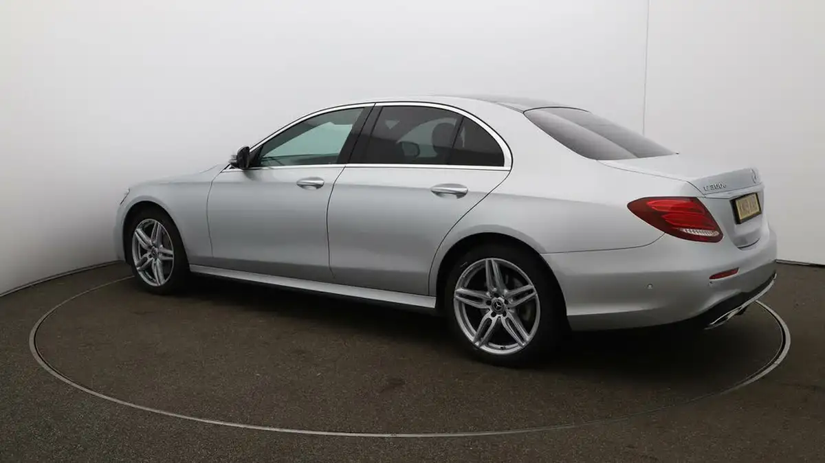 2019-mercedes-benz-e-class-20-e300e-amg-line-e300e-eq-power-premium-plus-big-31