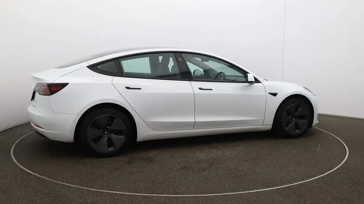 2021-tesla-model-3-e-long-range-awd-big-42