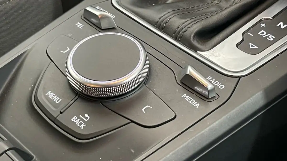 2020-audi-q2-16-30-tdi-technik-s-tronic-big-20