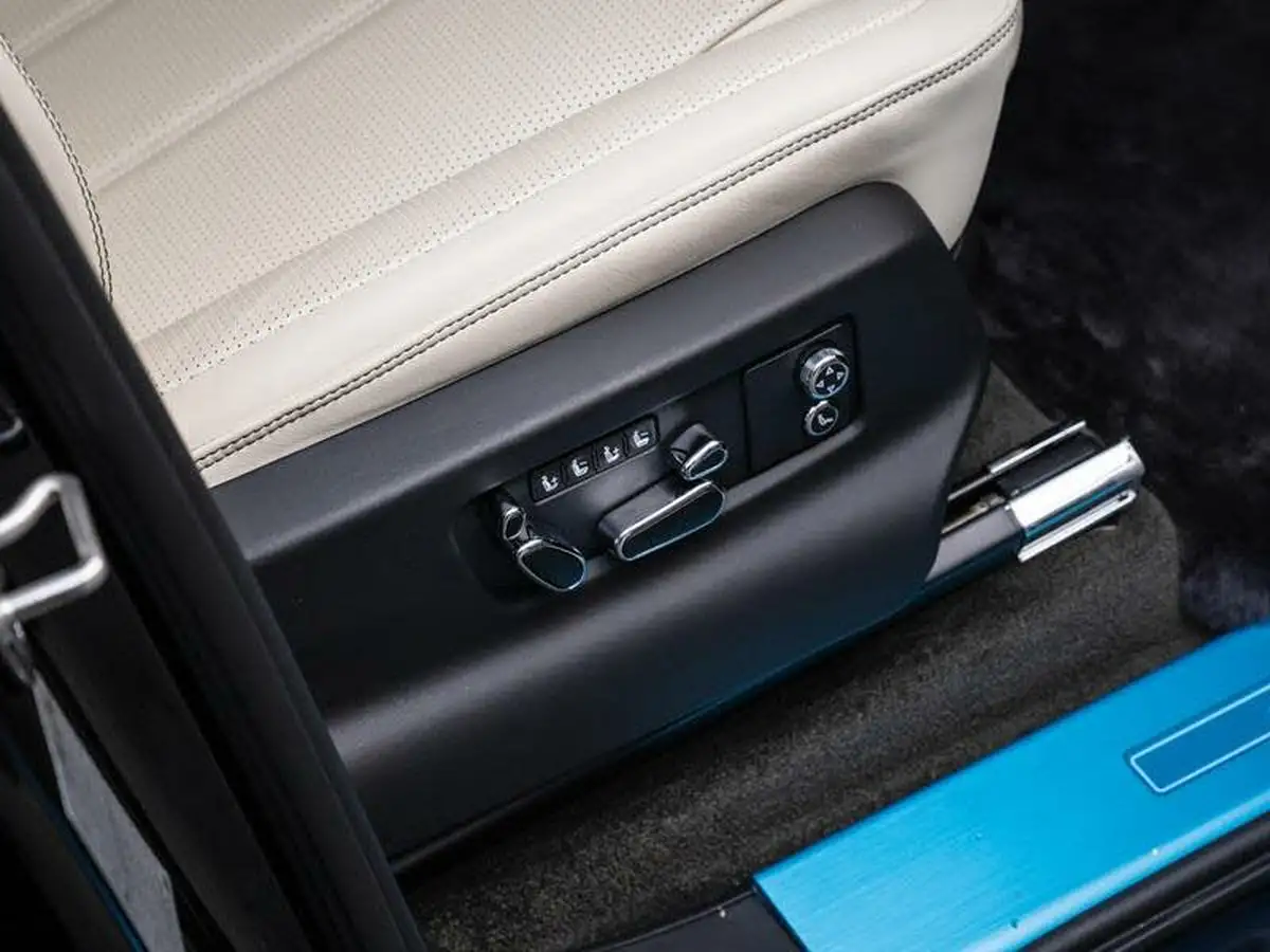 2024-bentley-bentayga-40-v8-extended-wheelbase-azure-big-43