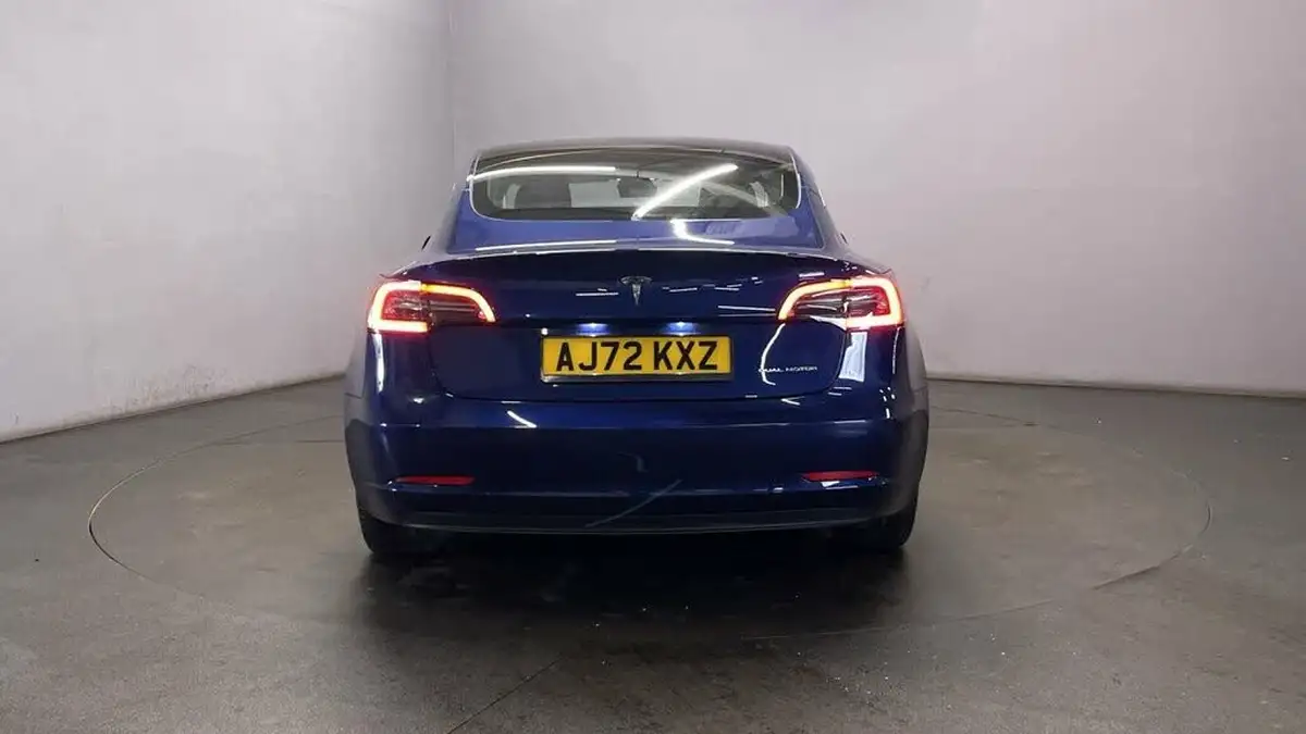 2022-tesla-model-3-e-long-range-big-6