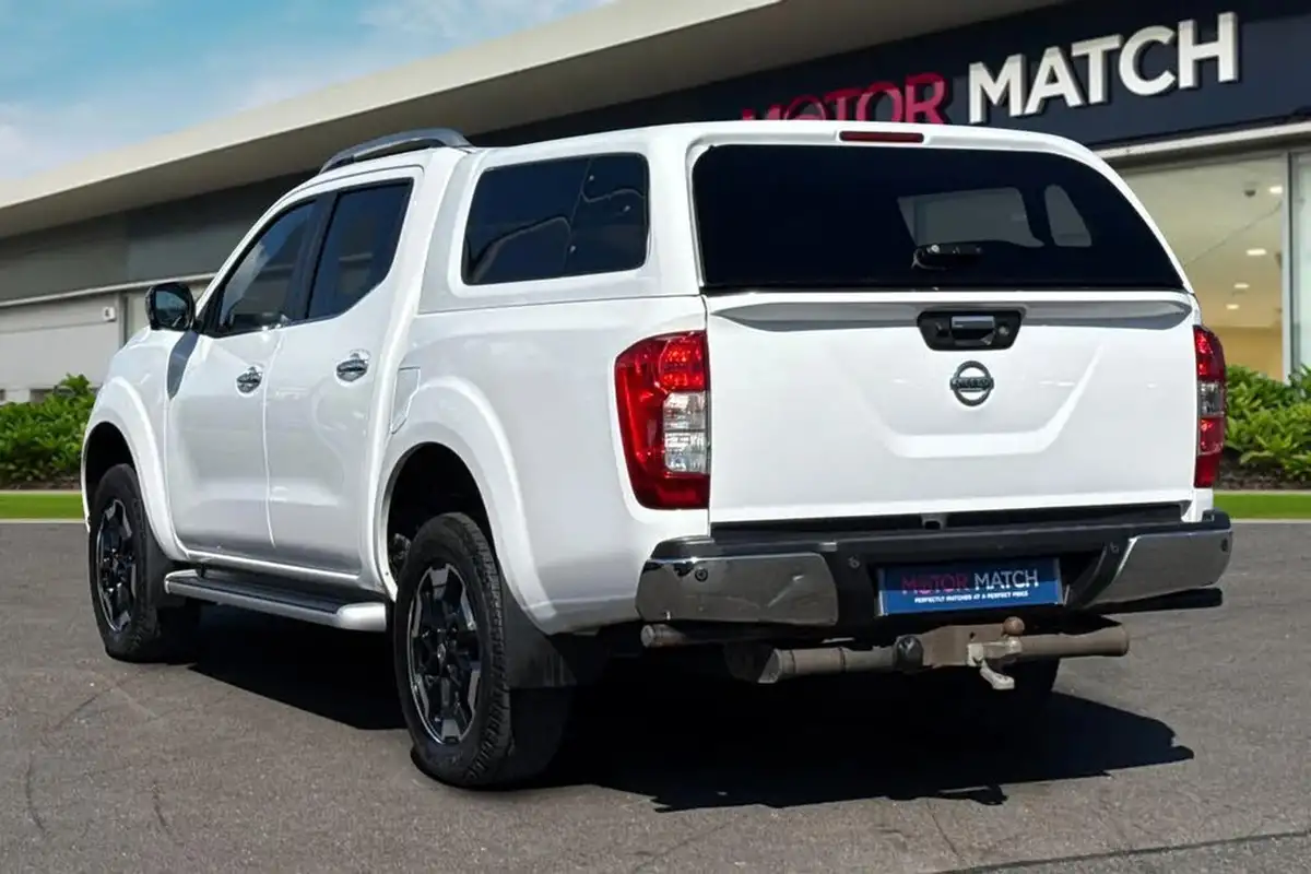 2020-nissan-navara-23dci-tt-tekna-8-navileather-auto-big-1