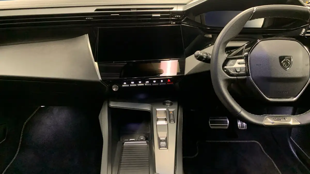 2023-peugeot-308-15-bluehdi-gt-130ps-big-9