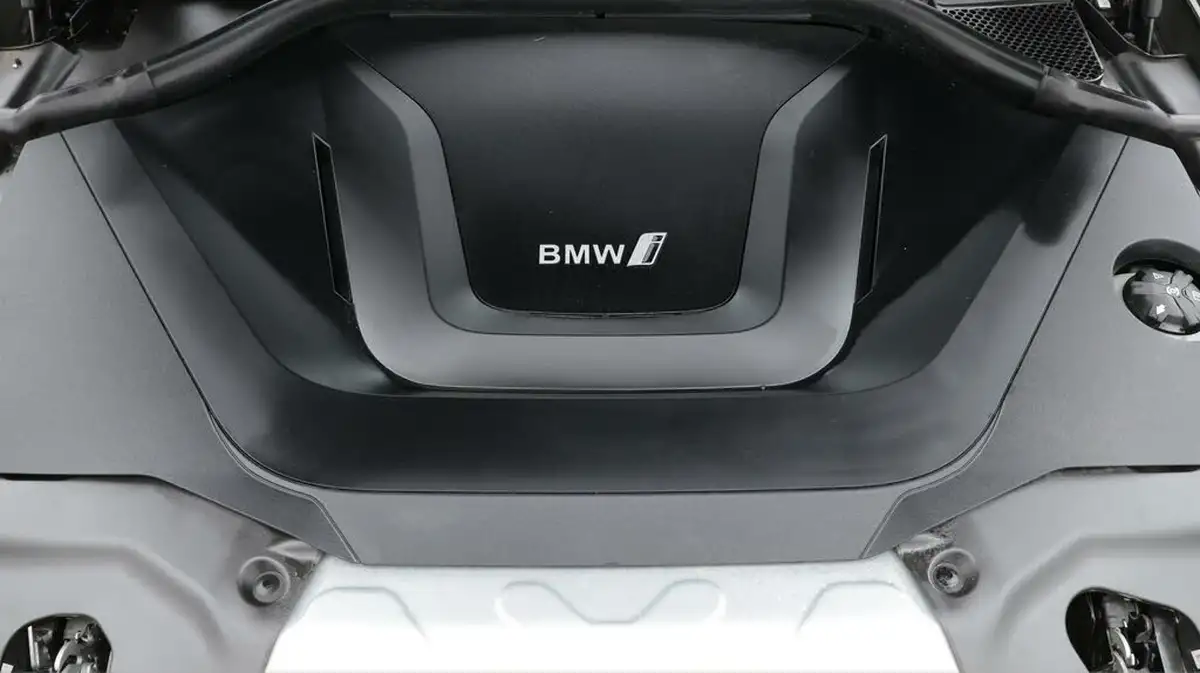2022-bmw-ix3-e-m-sport-big-19