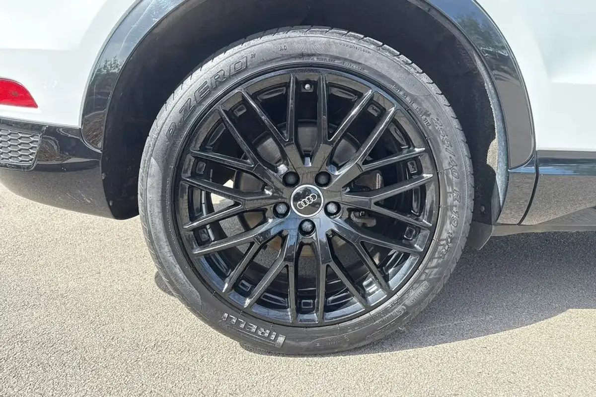 2018-audi-q3-20-tfsi-quattro-black-edition-big-11