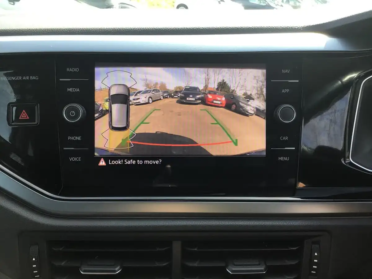 2021-volkswagen-polo-10-tsi-active-dsg-big-22