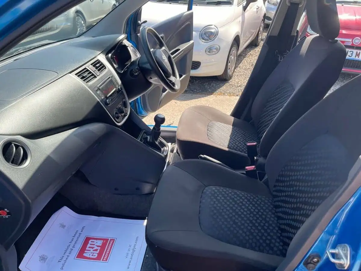 2015-suzuki-celerio-10-sz2-big-26