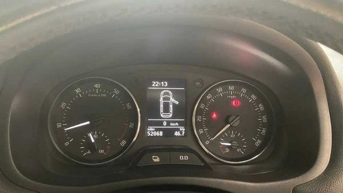 2010-skoda-fabia-12-elegance-tsi-85bhp-estate-1198cc-big-7