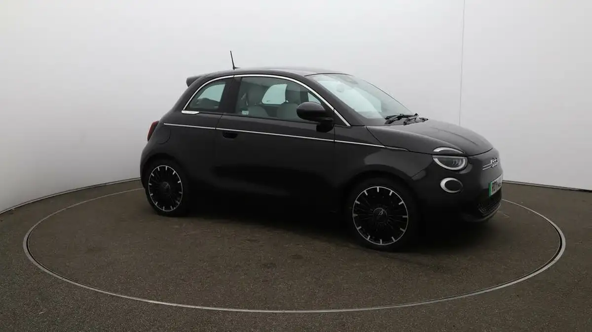 2021-fiat-500-e-la-prima-big-39