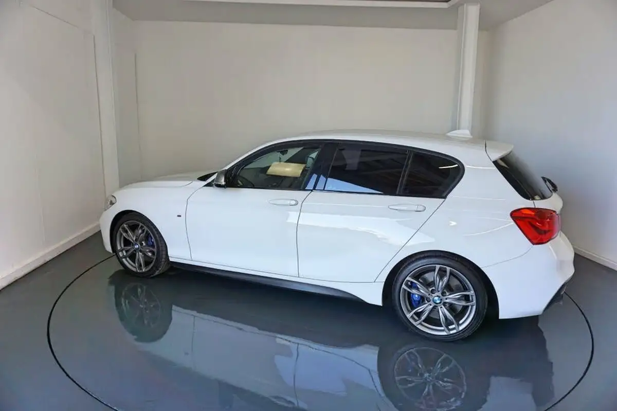 2017-bmw-1-series-30-m140i-5d-big-4