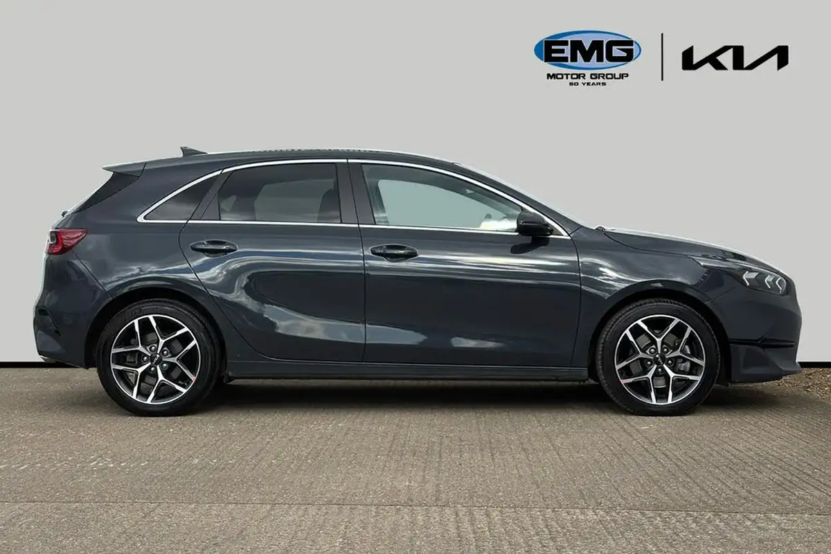 2024-kia-ceed-15-t-gdi-3-hatchback-big-2