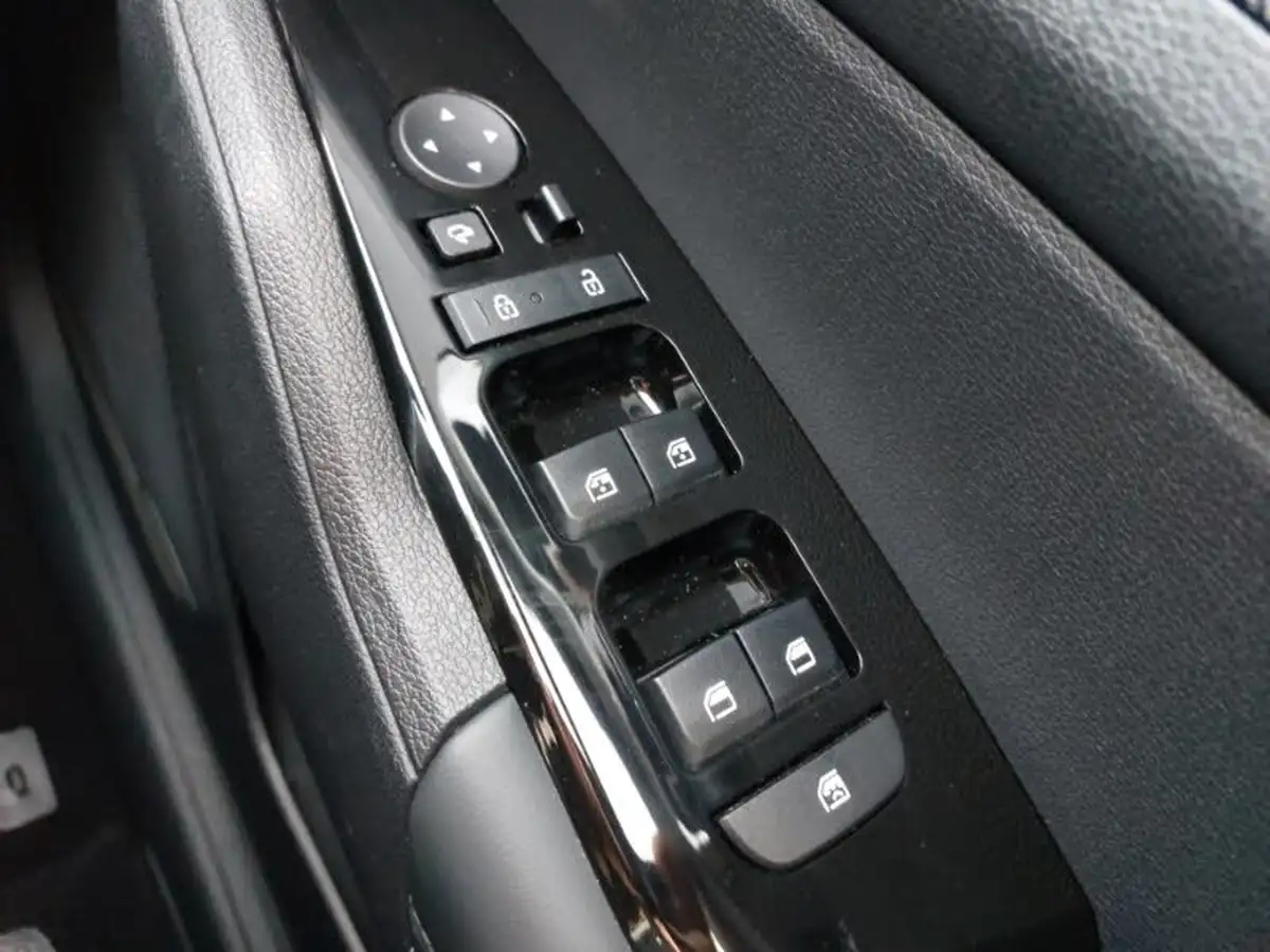 2024-kia-sportage-16-t-gdi-3-207bhp-hev-auto-big-11