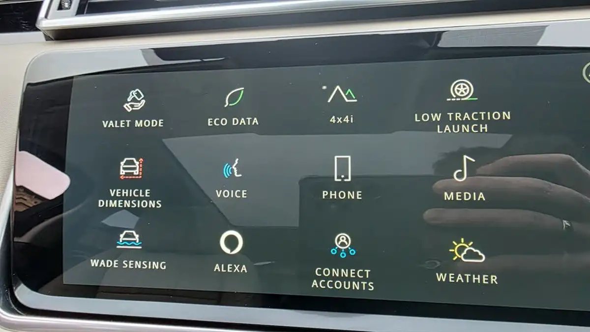 2021-land-rover-range-rover-velar-30-d300-r-dynamic-hse-big-42