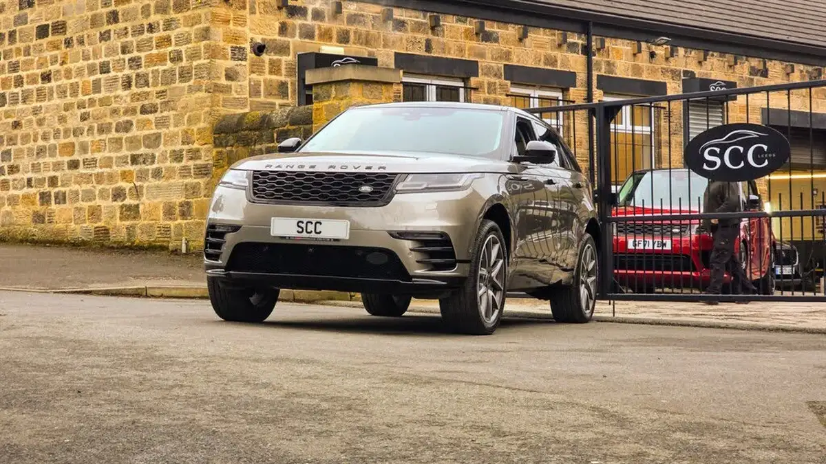 2021-land-rover-range-rover-velar-30-d300-r-dynamic-hse-big-14