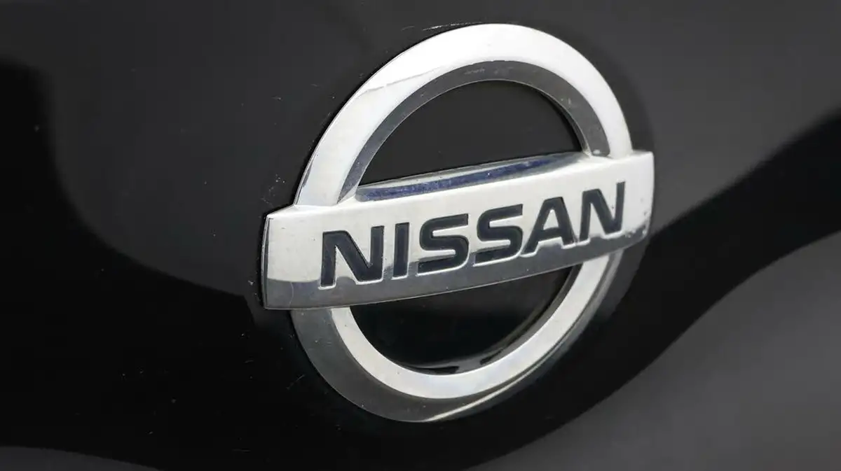 2019-nissan-leaf-e-tekna-big-19