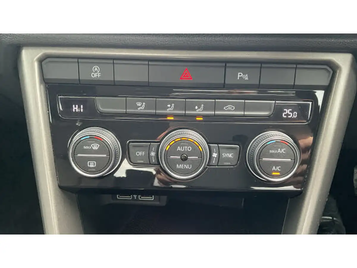 2020-volkswagen-t-roc-15-tsi-se-dsg-big-12
