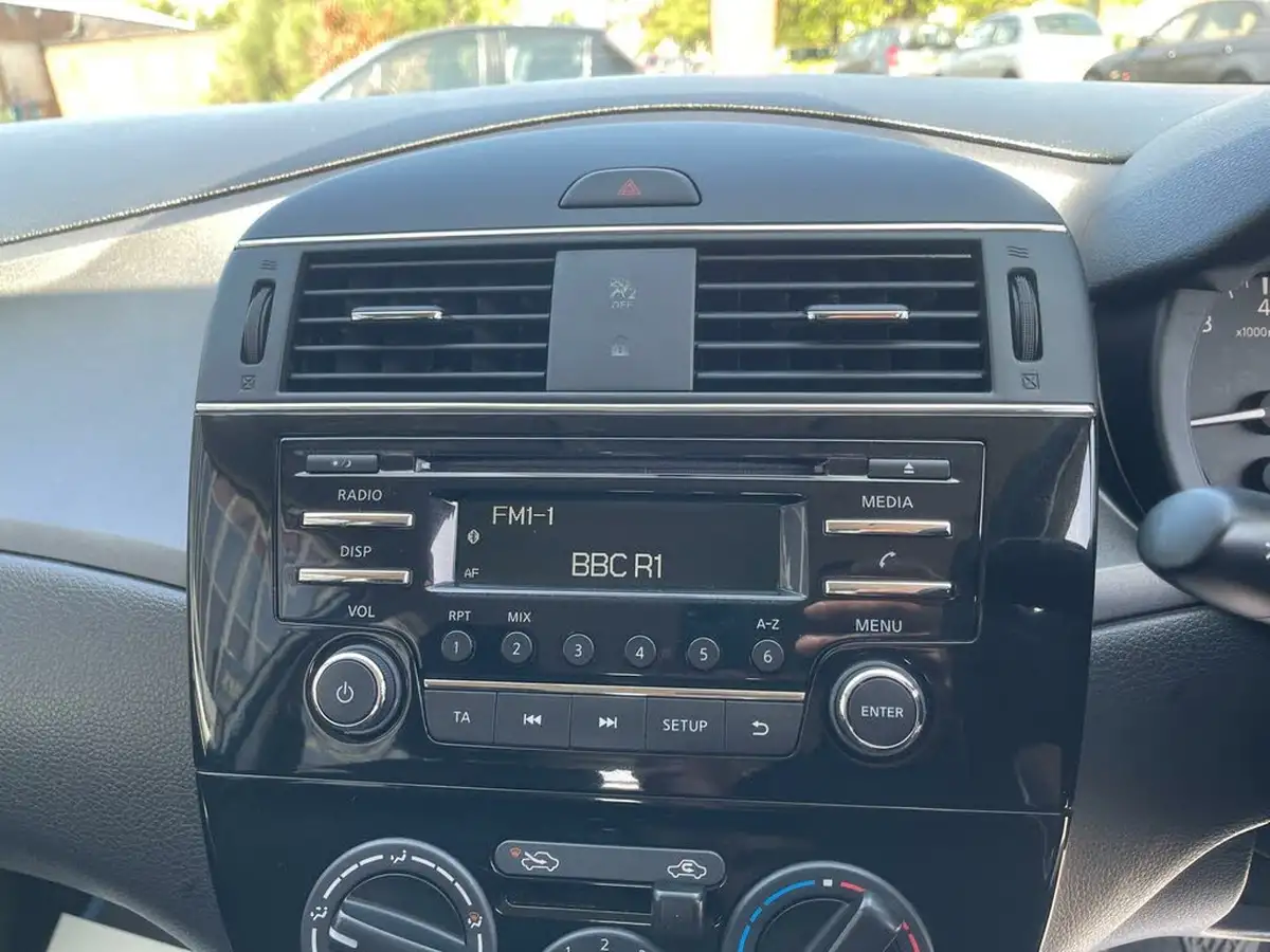 2015-nissan-pulsar-12-visia-dig-t-big-24