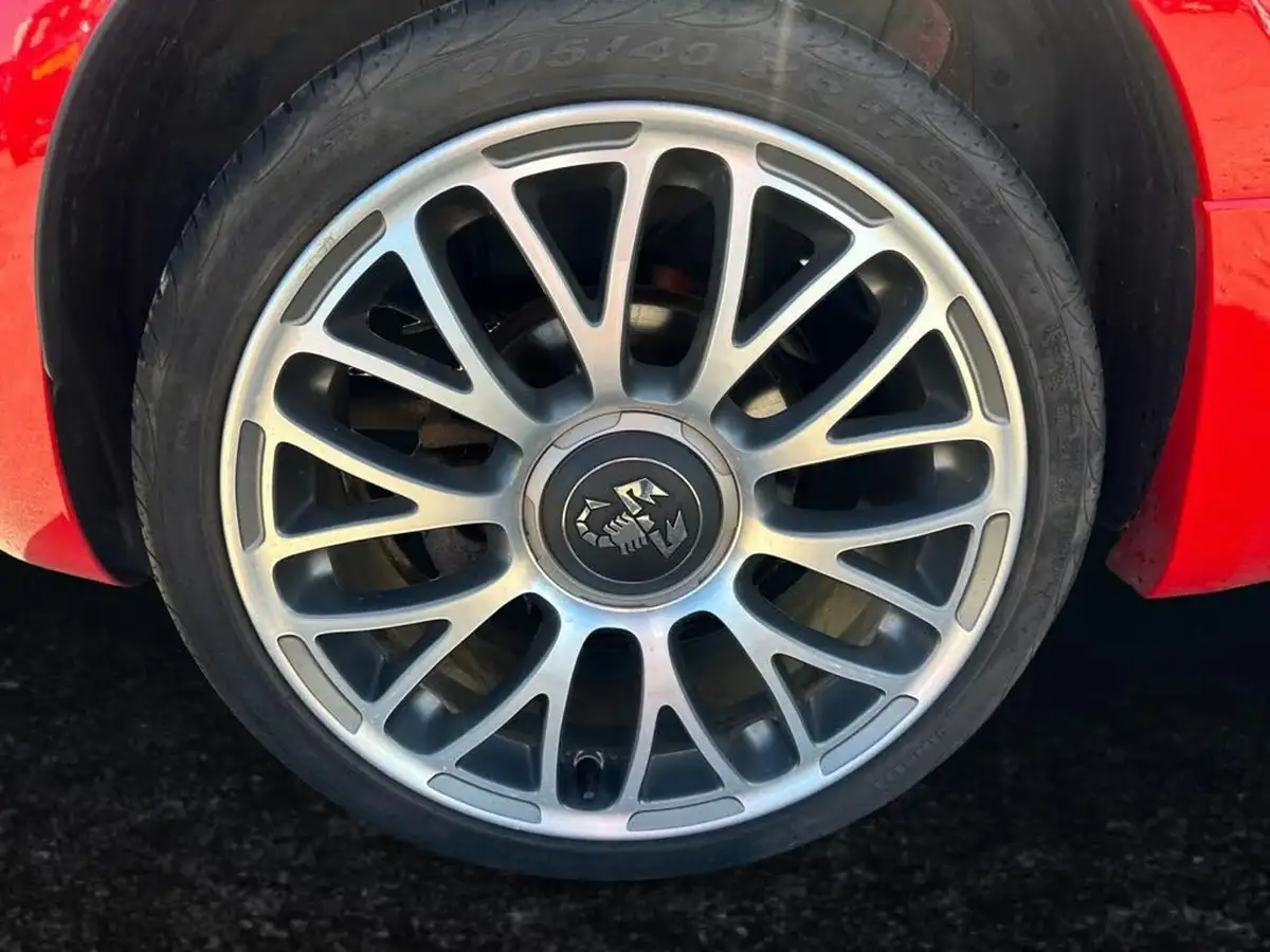 2017-abarth-595-14-tjet-big-11