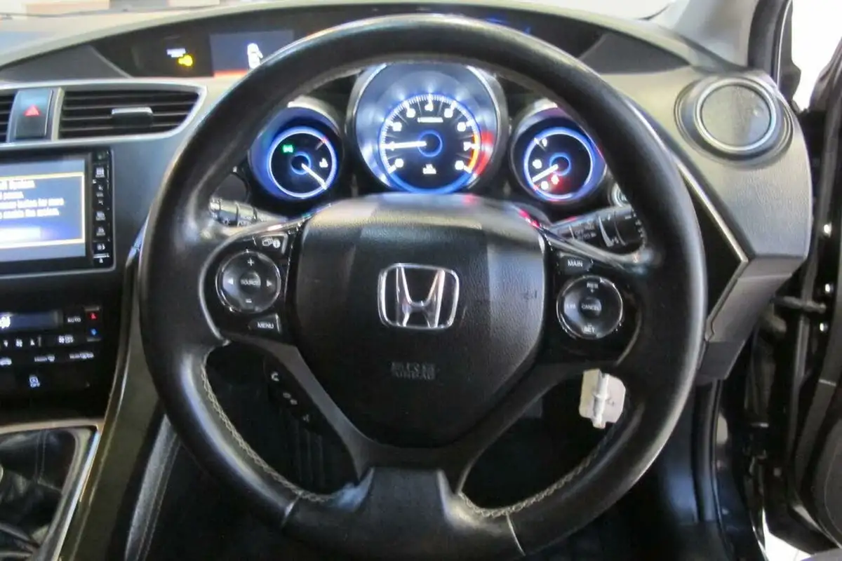 2016-honda-civic-14-i-vtec-se-plus-navi-big-21