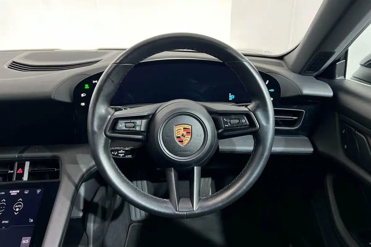 2021-porsche-taycan-e-4s-571ps-performance-battery-plus-big-22