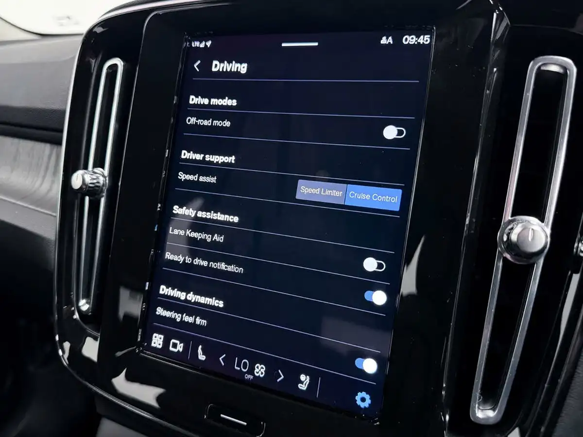 2023-volvo-xc40-20-b3-plus-big-42