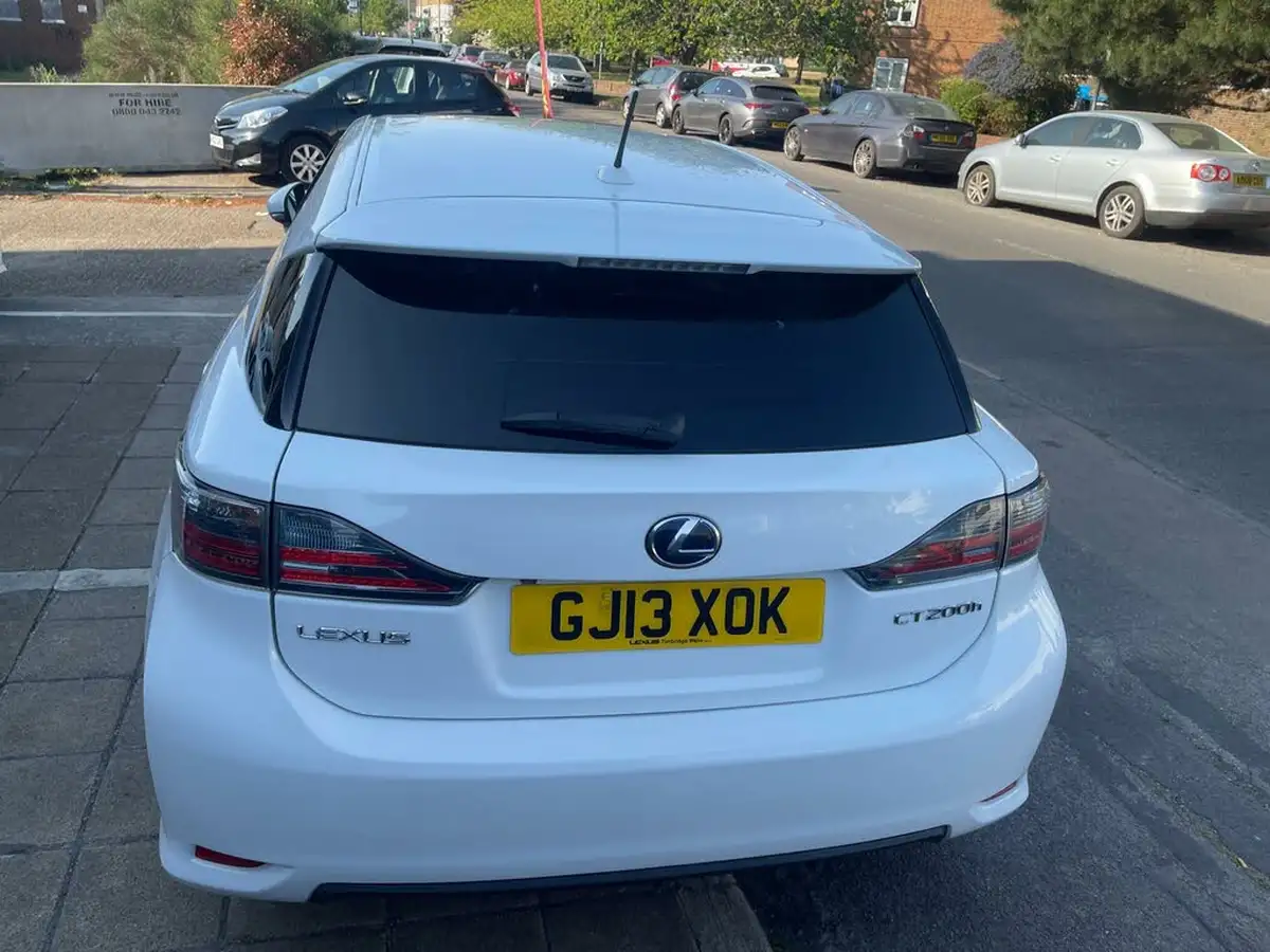 2013-lexus-ct-200h-18-f-sport-big-4