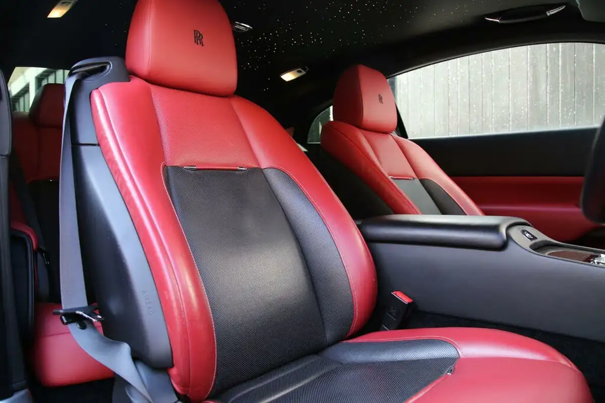 2017-rolls-royce-wraith-66-no-trim-big-27