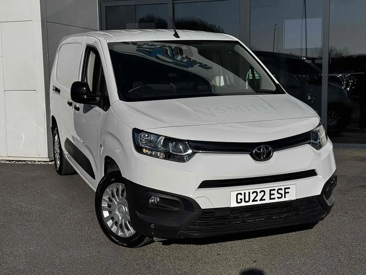2022-toyota-proace-city-15d-icon-l2-big-1