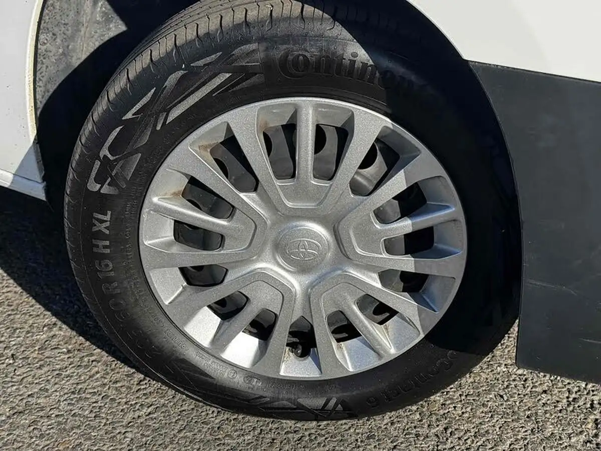 2022-toyota-proace-city-15d-icon-l2-big-5