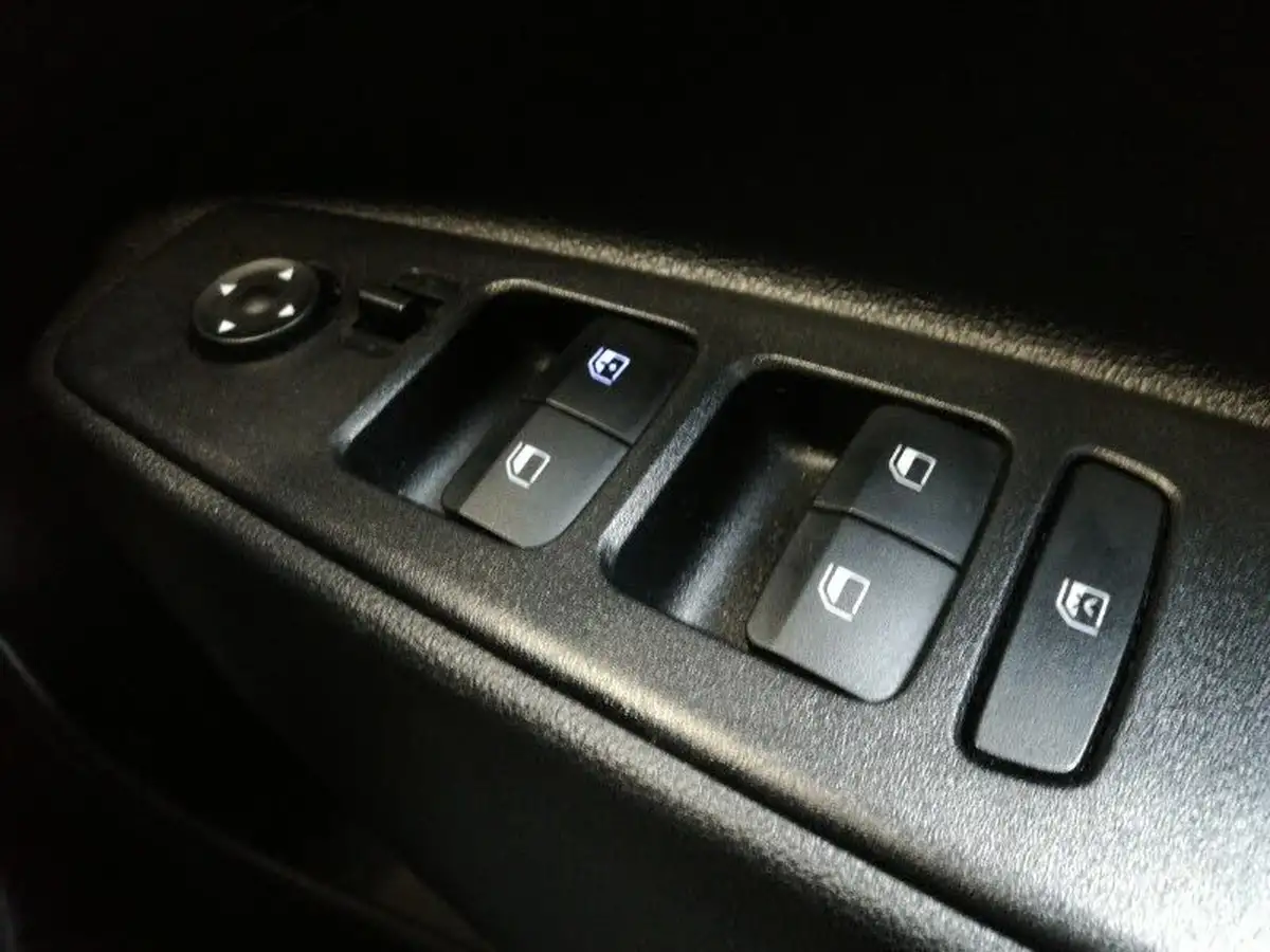 2021-hyundai-i10-12-se-connect-big-14