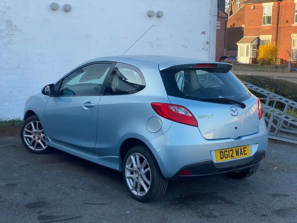 2012-mazda-mazda2-15-sport-102bhp-3d-big-7