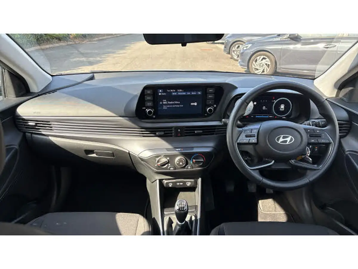 2024-hyundai-i20-10-t-gdi-advance-big-9