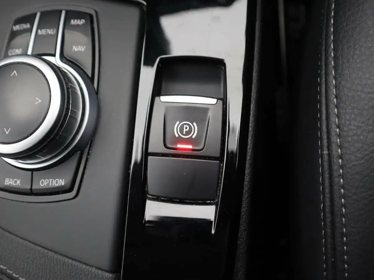 2021-bmw-x1-15-sdrive18i-sport-big-24
