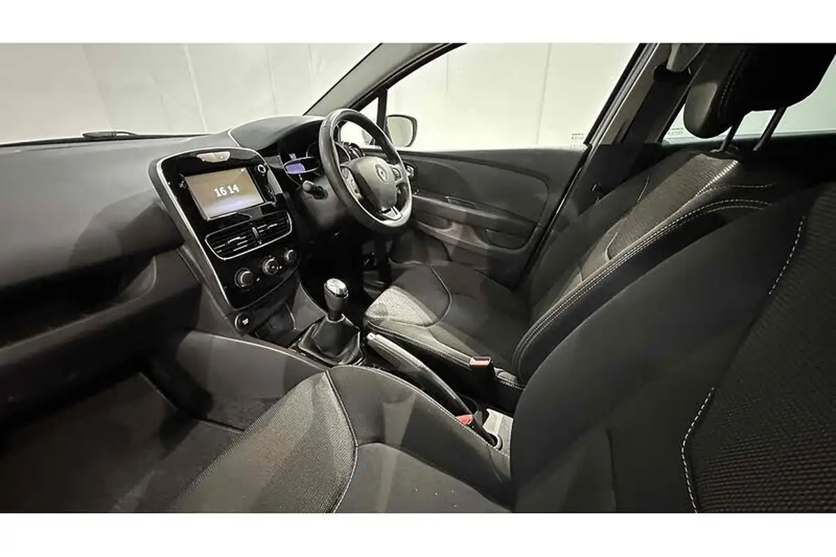 2019-renault-clio-09-tce-iconic-90ps-big-14