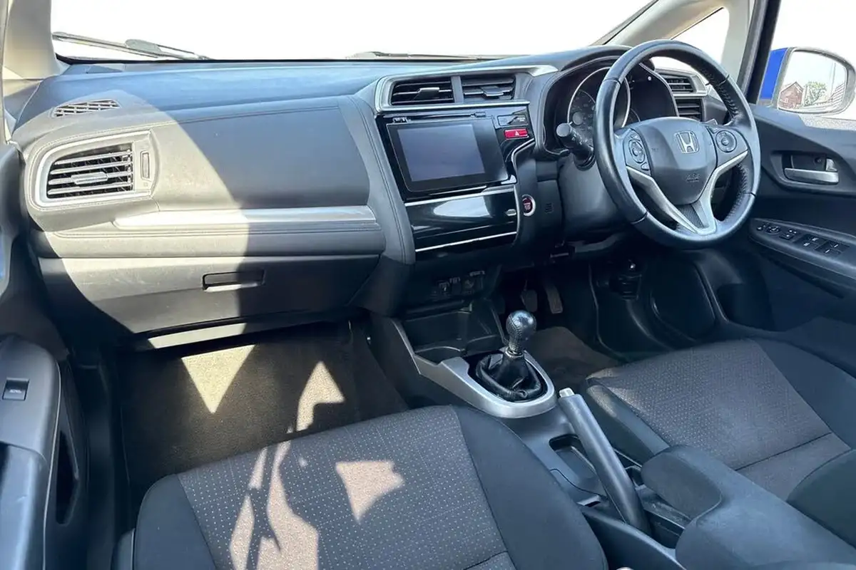 2017-honda-jazz-13-i-vtec-ex-big-15