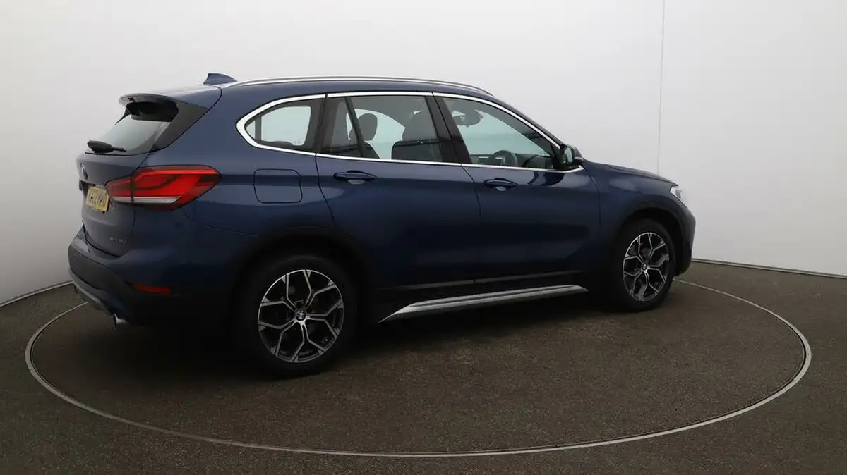 2022-bmw-x1-20-sdrive20i-xline-big-44