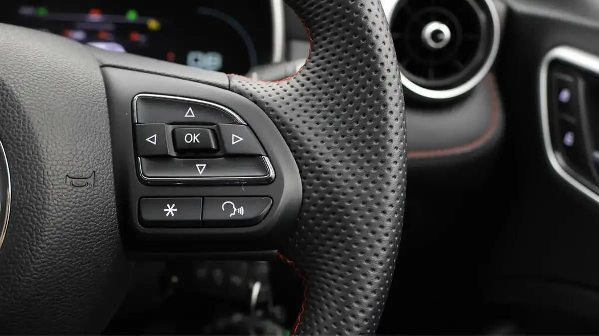 2024-mg-zs-suv-15-vti-tech-exclusive-big-21