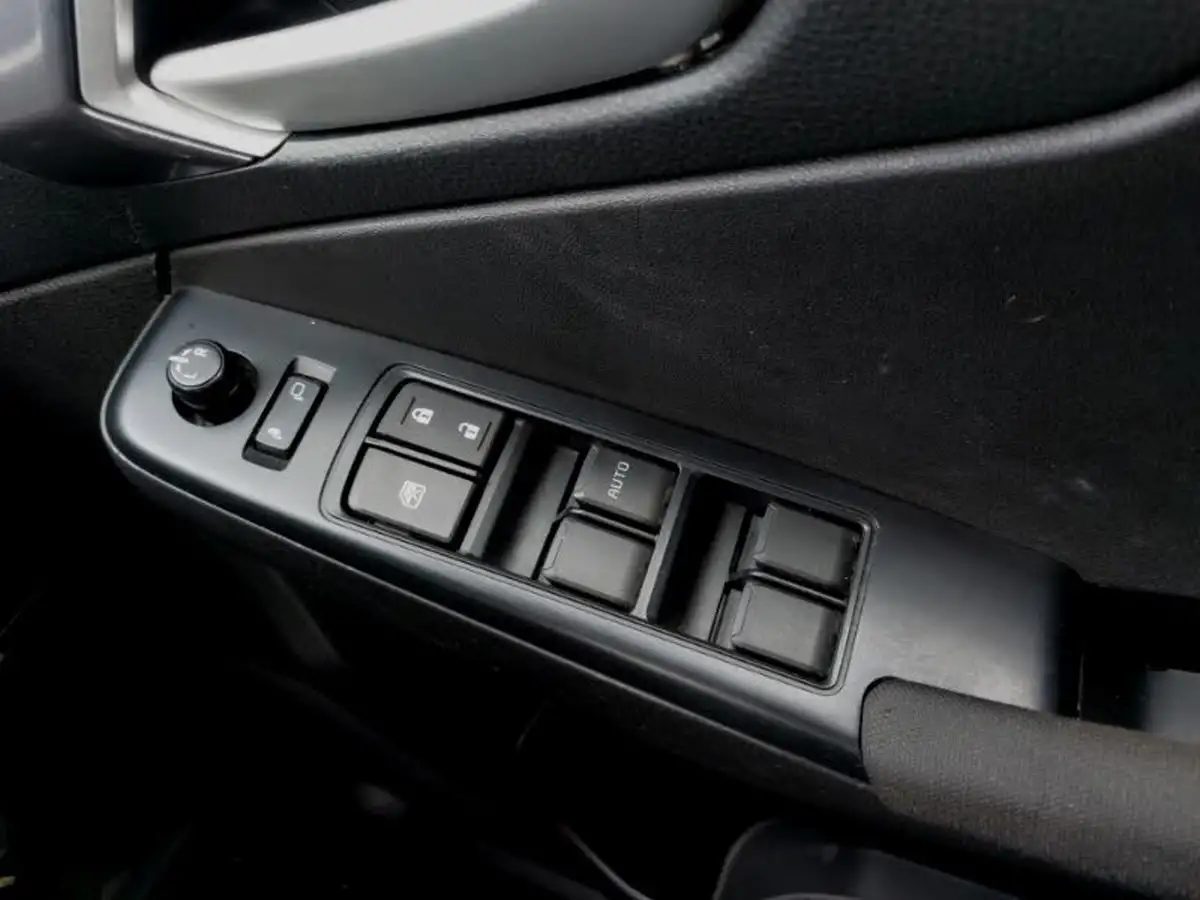 2022-isuzu-d-max-19td-dl20-double-pick-up-auto-big-14