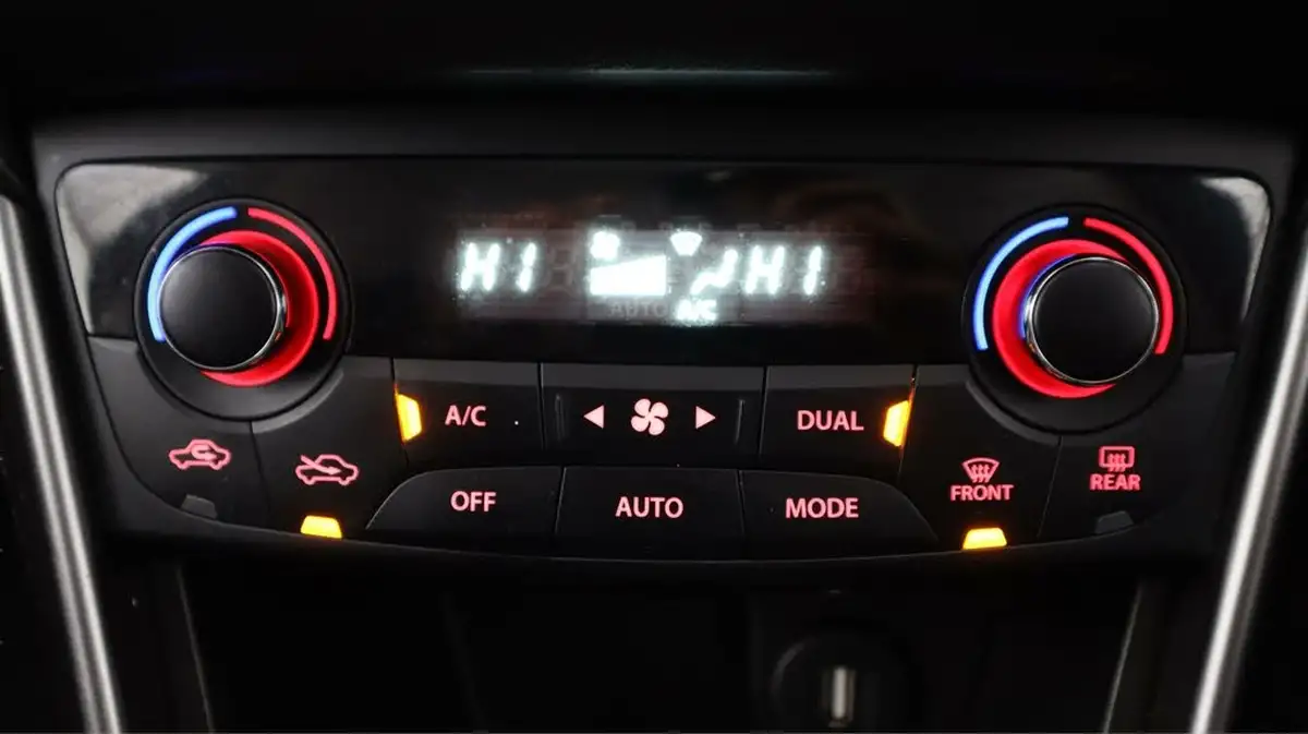 2023-suzuki-s-cross-14-boosterjet-motion-big-10