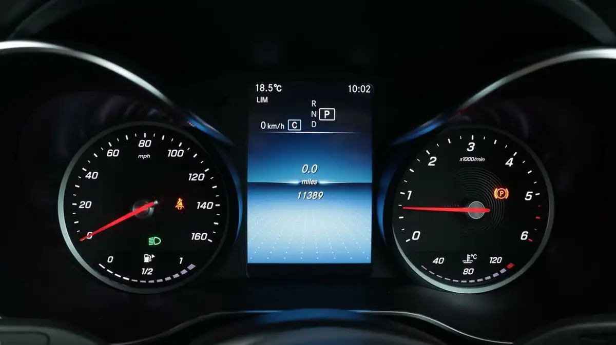 2022-mercedes-benz-glc-class-20d-glc220d-amg-line-195ps-station-wagon-5d-1950cc-4matic-plus-big-10