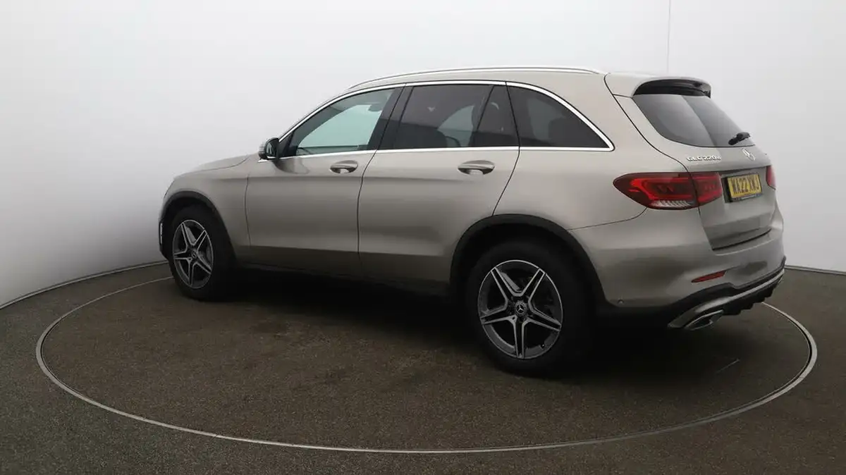 2022-mercedes-benz-glc-class-20d-glc220d-amg-line-195ps-station-wagon-5d-1950cc-4matic-plus-big-28